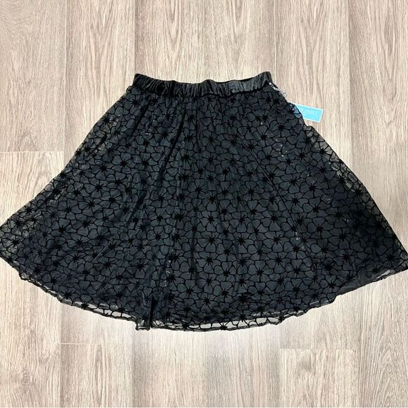 Draper James Dresses & Skirts - NWT Draper James Black Floral Velvet Burnout A-Line Skirt Holiday Tulle Size L